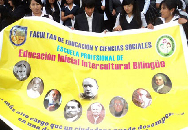 Desfiles por el aniversario de Abancay