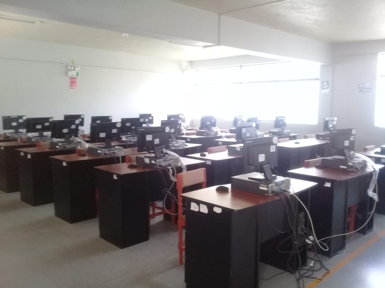 F01L02LA02: Laboratorio de Cómputo